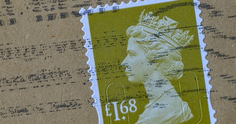 Faut-il mettre un timbre sur une enveloppe T ?