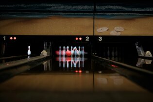 Le Bowling à Lyon Réinventé : Une Expérience Interactive Unique au Cœur du Rhône