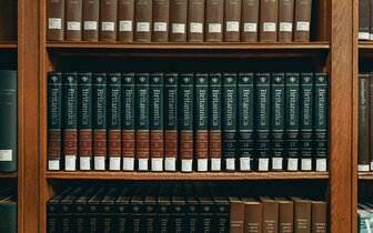 L’expertise d’un avocat en droit commercial : un atout indispensable pour sécuriser vos activités professionnelles