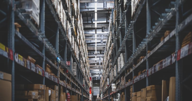 Intérim en logistique : les postes, les taux horaires, les primes