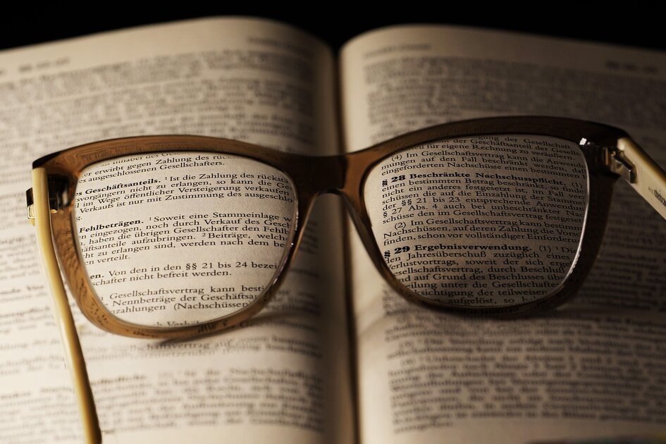 Comprendre les principes fondamentaux du droit commercial