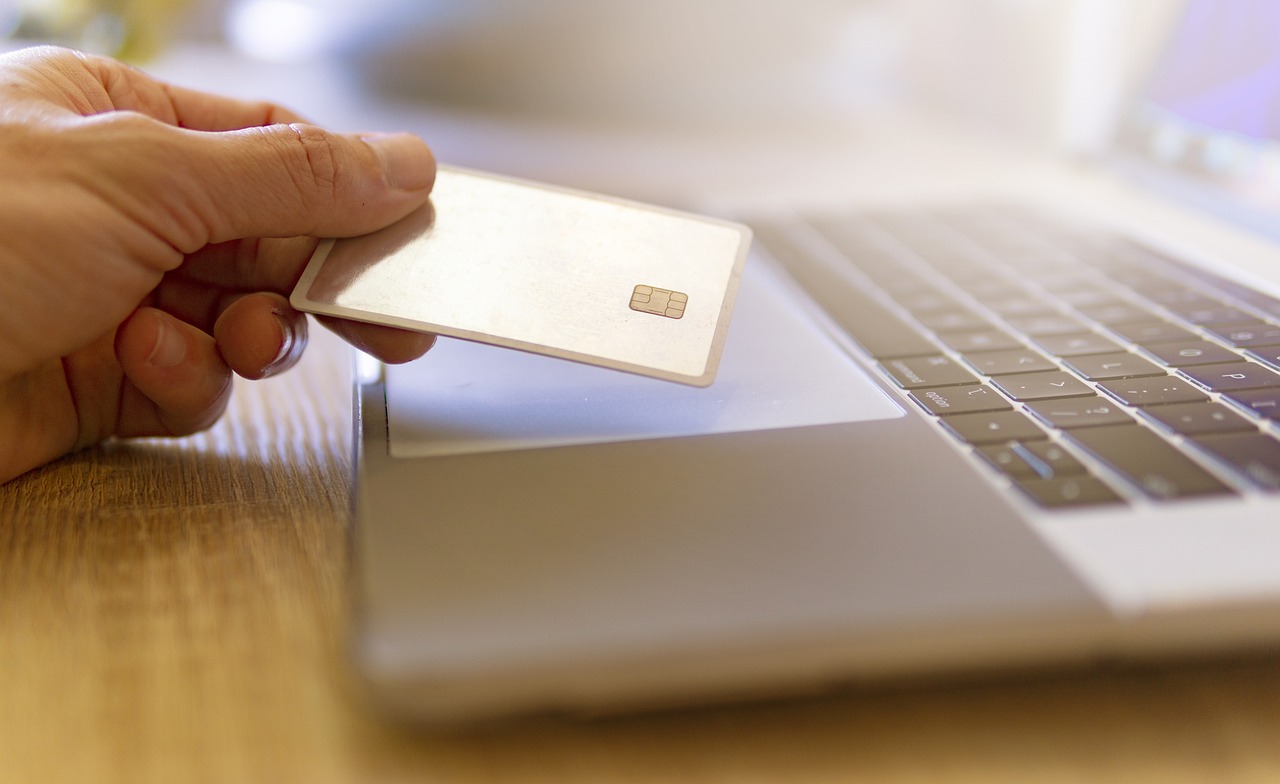 découvrez les tendances e-commerce qui révolutionnent le marché en 2023. analyse des comportements d'achat, innovations technologiques et stratégies marketing incontournables pour rester compétitif dans un monde numérique en constante évolution.