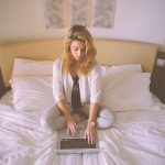 découvrez les avantages et les défis du travail à distance. apprenez à optimiser votre productivité et à maintenir un bon équilibre entre vie professionnelle et personnelle tout en travaillant depuis chez vous ou n’importe où dans le monde.