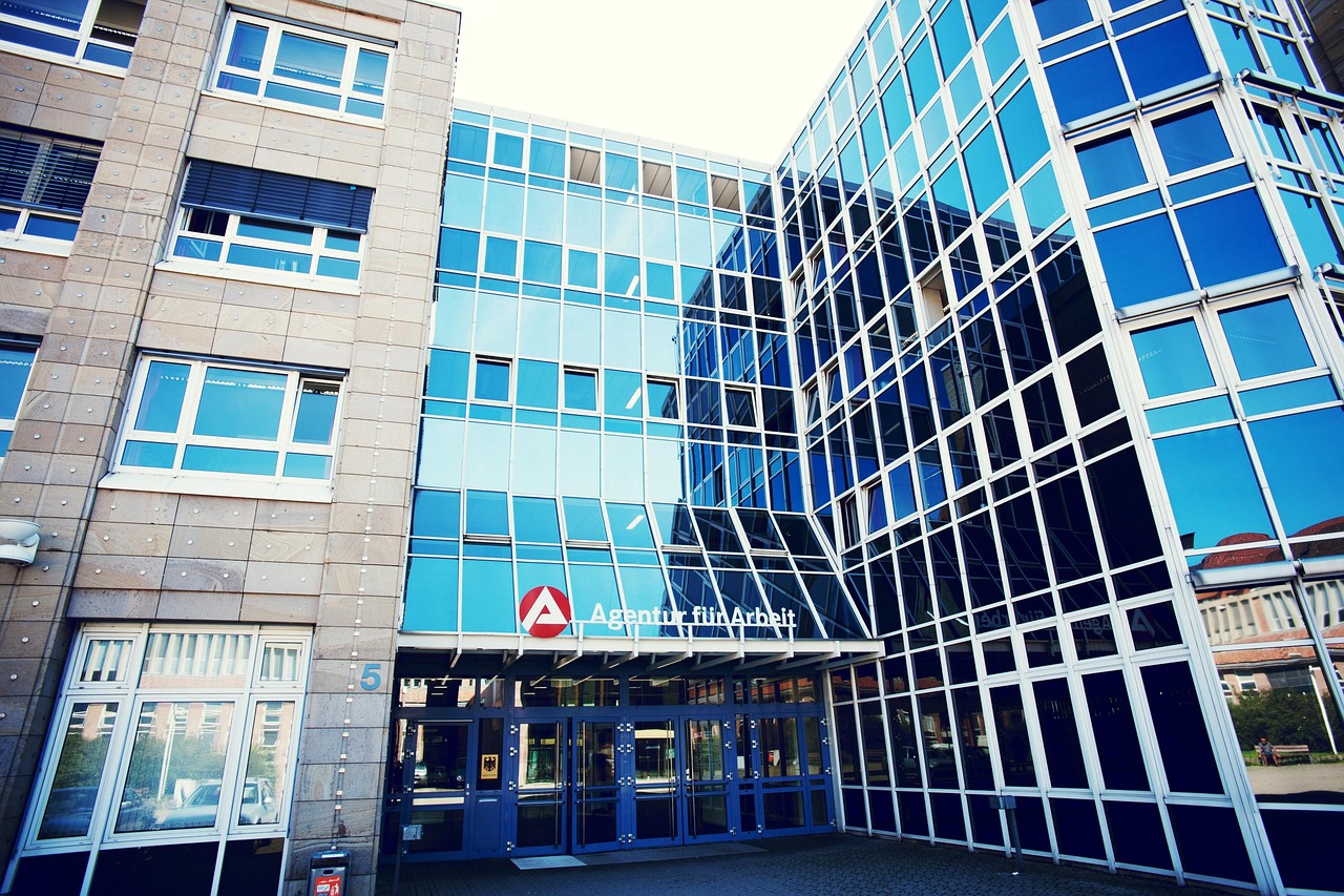 découvrez les agences d'intérim qui vous aident à trouver rapidement un emploi temporaire adapté à vos compétences. profitez de conseils professionnels, d'opportunités variées et d'un accompagnement personnalisé pour booster votre carrière. explorez notre réseau d'entreprises partenaires et accédez à des missions flexibles qui correspondent à vos attentes.
