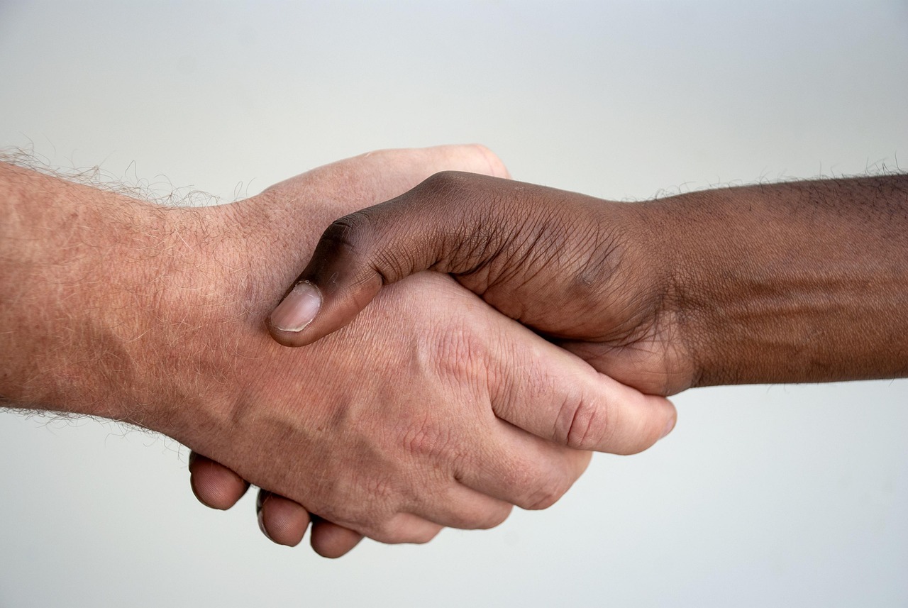 découvrez notre guide complet sur les contrats : définitions, types, étapes de création et conseils pratiques pour sécuriser vos accords. maîtrisez les éléments essentiels pour rédiger des contrats efficaces et juridiquement valides.