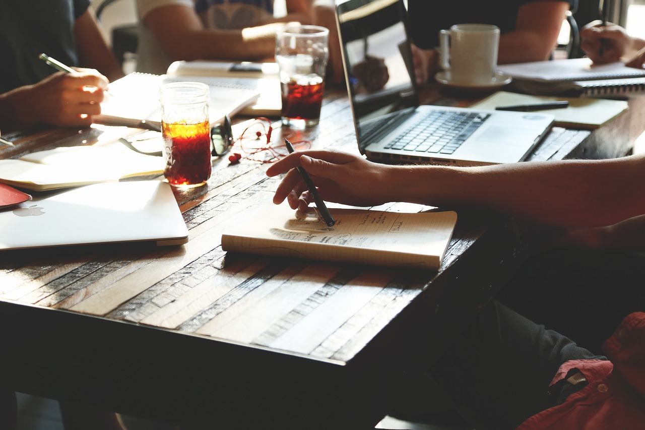 découvrez le rôle et les missions d'un comité d'entreprise (corporate committee) : organisation, responsabilités, prise de décision et impact sur la gouvernance d'une société.